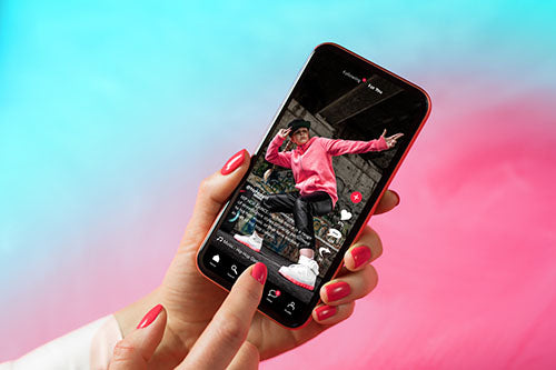 TikTok Follower kaufen bei followersheaven mehr Fans und Abos, Followerschaft und Reichweite erreichen ohne Mühe.Tanzvideos können zu Erfolg bei TikTok führen!